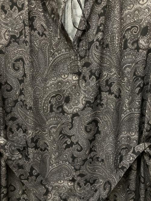 23区（ニジュウサンク）23区 (ニジュウサンク) 【洗える】Rattiペイズリープリント ティアード ワンピース グレー サイズ:38の古着・服飾アイテム