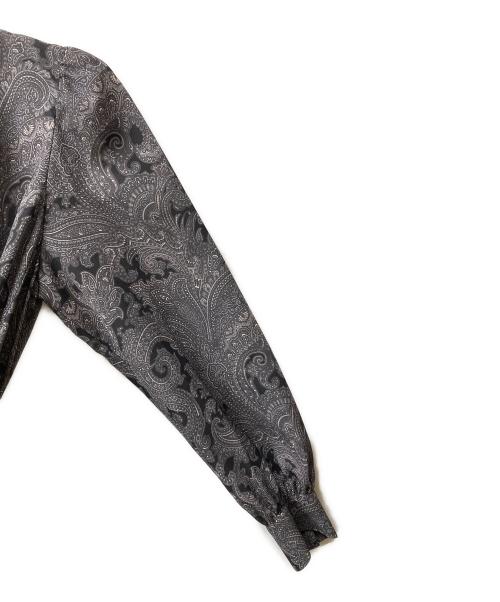 23区（ニジュウサンク）23区 (ニジュウサンク) 【洗える】Rattiペイズリープリント ティアード ワンピース グレー サイズ:38の古着・服飾アイテム