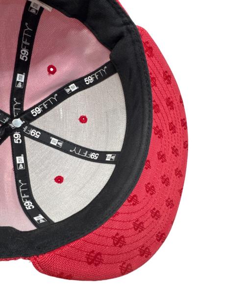 New Era（ニューエラ）New Era (ニューエラ) Supreme (シュプリーム) 18SS Monogram Box Logo New Era レッド サイズ:7 3/8　の古着・服飾アイテム