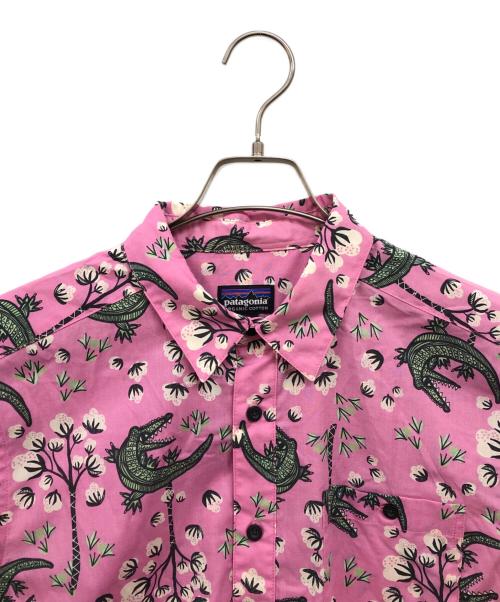 Patagonia（パタゴニア）Patagonia (パタゴニア) GO TO SHIRT SKCY SKUNKS ピンク サイズ:Sの古着・服飾アイテム