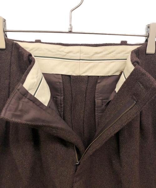 Gorsch（ゴーシュ）Gorsch (ゴーシュ) HERRINGBONE TWO TUCK TROUSERSヘリンボーンツータックトラウザー ブラウン サイズ:82の古着・服飾アイテム