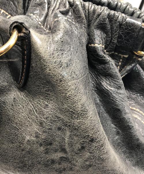 MIU MIU（ミュウミュウ）MIU MIU (ミュウミュウ) シャーリングレザートートバッグ ブラックの古着・服飾アイテム