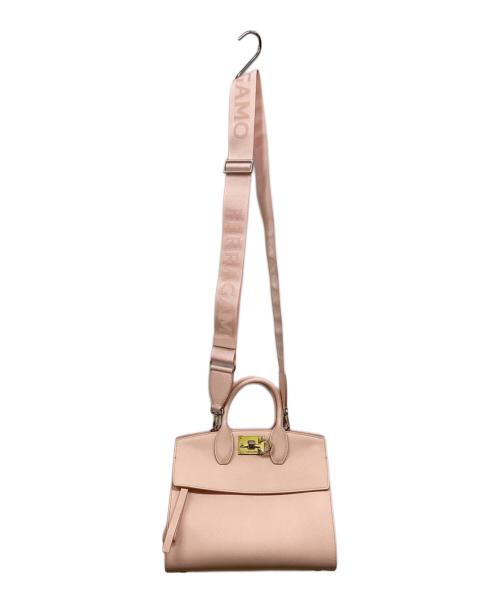 Ferragamo（フェラガモ）Ferragamo (フェラガモ) Studio Soft bag (M)スタジオソフトバッグ ピンクの古着・服飾アイテム