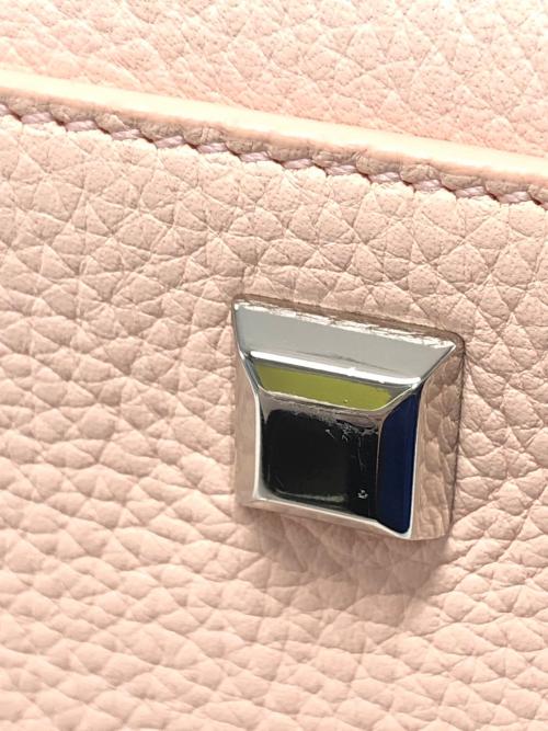 Ferragamo（フェラガモ）Ferragamo (フェラガモ) Studio Soft bag (M)スタジオソフトバッグ ピンクの古着・服飾アイテム