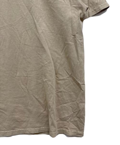 stussy（ステューシー）stussy (ステューシー) ピグメントダイバックロゴTシャツ ベージュ サイズ:Ⅿ 未使用品の古着・服飾アイテム