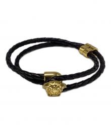 VERSACE（ヴェルサーチェ）の古着「メデューサモチーフレザーブレスレット」｜ゴールド×ブラック