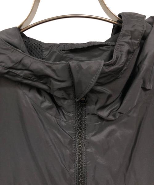 PRADA（プラダ）PRADA (プラダ) ロゴプレートフーテッドナイロンジャケット ブラック サイズ:56の古着・服飾アイテム