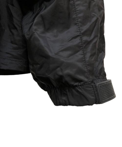 PRADA（プラダ）PRADA (プラダ) ロゴプレートフーテッドナイロンジャケット ブラック サイズ:56の古着・服飾アイテム