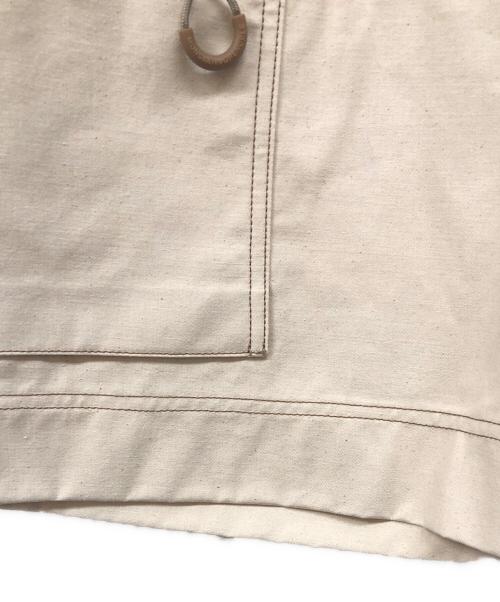 MONCLER（モンクレール）MONCLER (モンクレール) カーゴハーフパンツ ベージュ サイズ:М 未使用品の古着・服飾アイテム