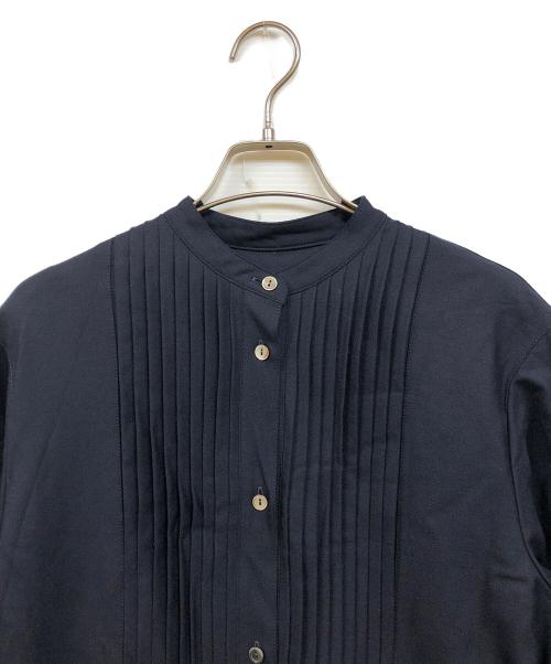 23区（ニジュウサンク）23区 (ニジュウサンク) ウールストレッチツイルピンタックワンピース ネイビー サイズ:38の古着・服飾アイテム