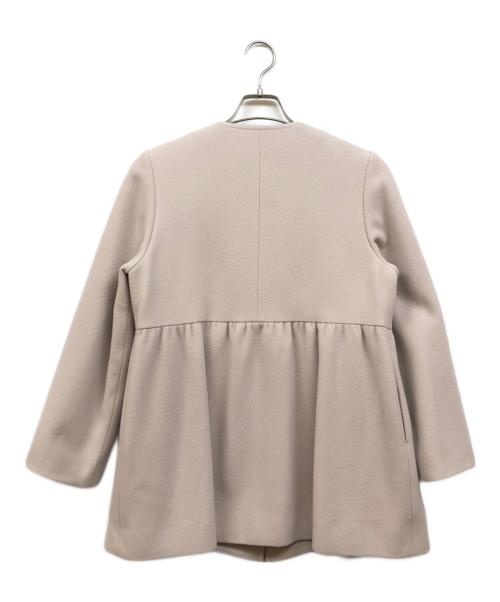 CARA O CRUZ（キャラ オ クルス）CARA O CRUZ (キャラ オ クルス) パール調ボタンの切替ギャザージャケット ベージュ サイズ:9の古着・服飾アイテム