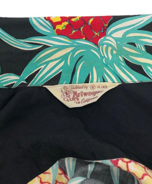 Sun Surf（サンサーフ）Sun Surf (サンサーフ) SPECIAL EDITION “PINEAPPLE PICKER” ブラック サイズ:Sの古着・服飾アイテム