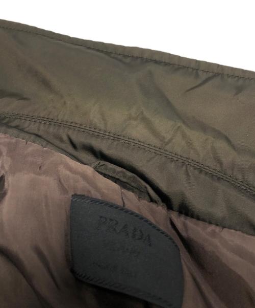 PRADA（プラダ）PRADA (プラダ) ナイロンPコート カーキ サイズ:Mの古着・服飾アイテム