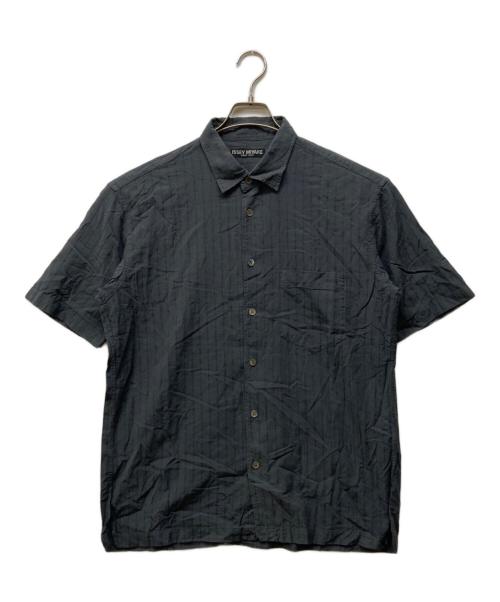 ISSEY MIYAKE（イッセイミヤケ）ISSEY MIYAKE (イッセイミヤケ) 半袖ストライプコットンシャツ グレー サイズ:3の古着・服飾アイテム