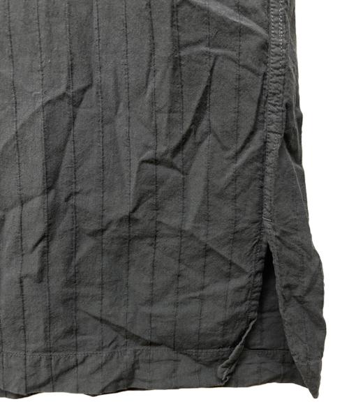 ISSEY MIYAKE（イッセイミヤケ）ISSEY MIYAKE (イッセイミヤケ) 半袖ストライプコットンシャツ グレー サイズ:3の古着・服飾アイテム