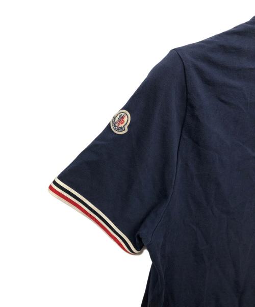 MONCLER（モンクレール）MONCLER (モンクレール) MAGLIA SCOLLO tシャツ ネイビー サイズ:Mの古着・服飾アイテム