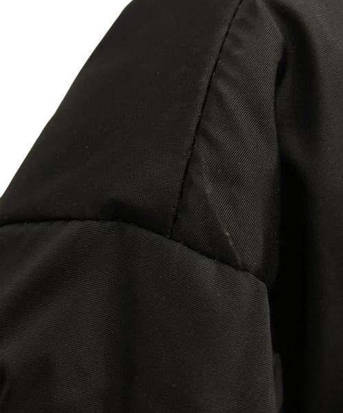 GUCCI（グッチ）GUCCI (グッチ) ヒステリアロゴ ダウンジャケット ブラック サイズ:44の古着・服飾アイテム