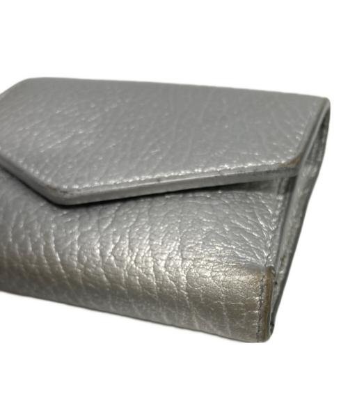 Maison Margiela（メゾンマルジェラ）Maison Margiela (メゾンマルジェラ) 3つ折り財布 シルバーの古着・服飾アイテム