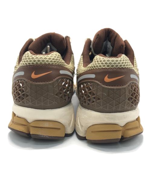 NIKE（ナイキ）NIKE (ナイキ) ZOOM VOMERO 5 WHEAT GRASS ブラウン サイズ:24ｃｍの古着・服飾アイテム