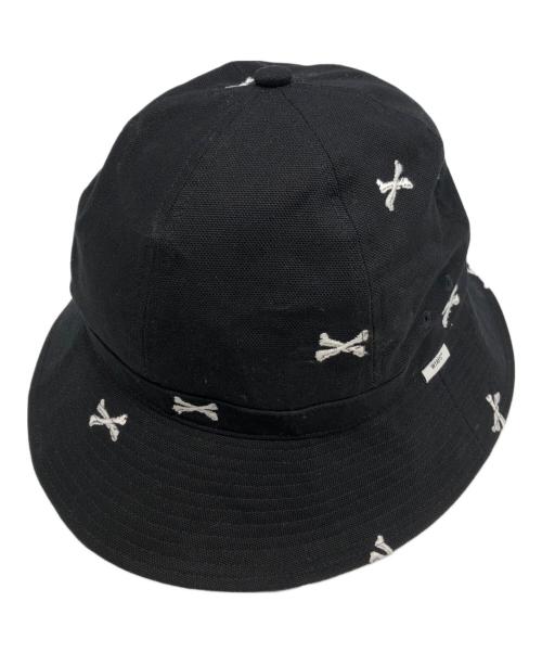 WTAPS（ダブルタップス）WTAPS (ダブルタップス) クロスボーン刺繍バケットハット ブラック サイズ:Ｘ０４　の古着・服飾アイテム