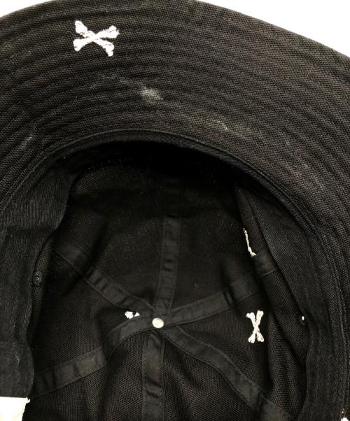 WTAPS（ダブルタップス）WTAPS (ダブルタップス) クロスボーン刺繍バケットハット ブラック サイズ:Ｘ０４　の古着・服飾アイテム
