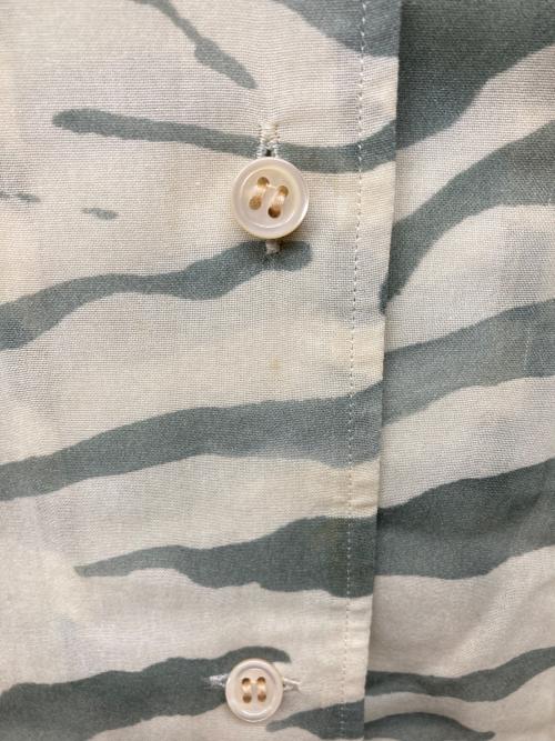 WRYHT（ライト）WRYHT (ライト) ONE-PIECE COLLAR BLOUSE ベージュ×グリーン サイズ:1の古着・服飾アイテム
