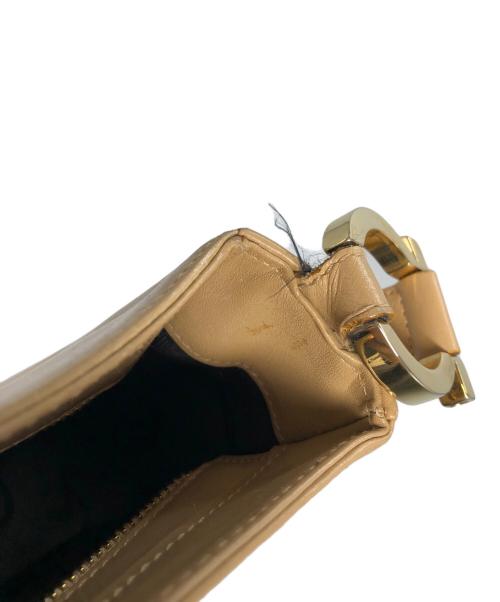 Salvatore Ferragamo（サルヴァトーレ フェラガモ）Salvatore Ferragamo (サルヴァトーレ フェラガモ) ガンチーニストラップショルダーバッグ ベージュの古着・服飾アイテム