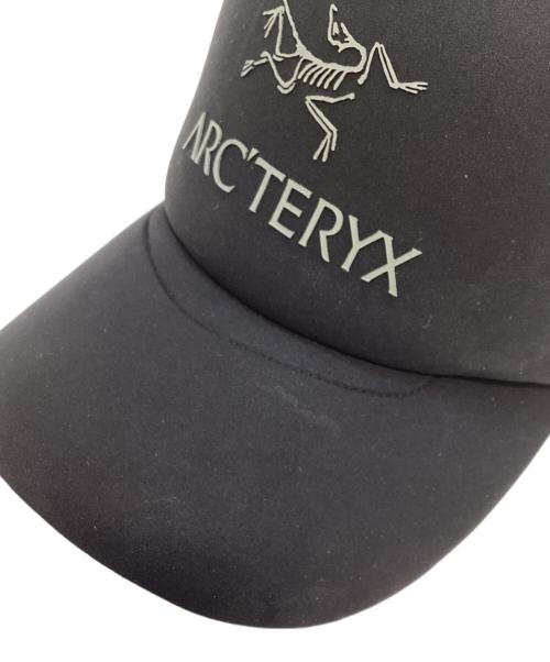 ARC'TERYX（アークテリクス）ARC'TERYX (アークテリクス) Bird Word Trucker Curved ブラック サイズ:FREEの古着・服飾アイテム