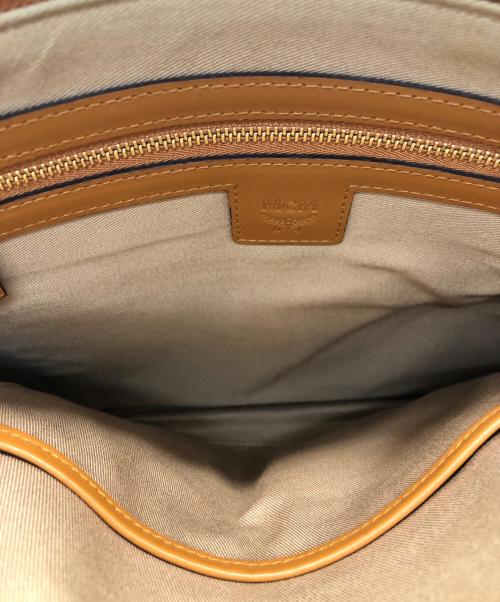 MCM（エムシーエム）MCM (エムシーエム) ジオ・ローレル ヴィセトス クラッチバッグ ブラウンの古着・服飾アイテム