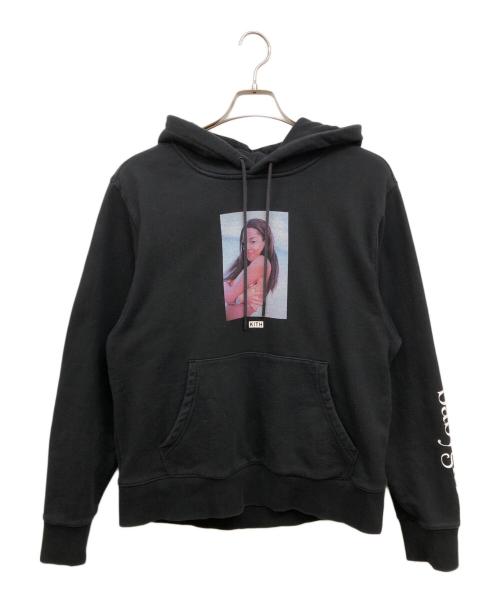 KITH（キス）KITH (キス) Aaliyahプリントパーカー ブラック サイズ:SIZE Mの古着・服飾アイテム