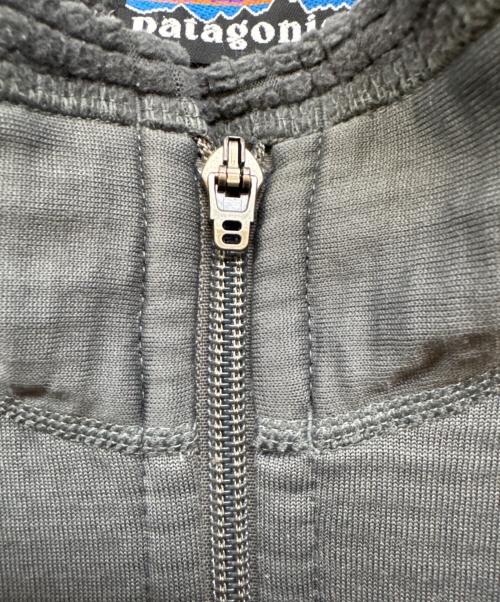 Patagonia（パタゴニア）Patagonia (パタゴニア) R1 レギュレータージャケット グレー サイズ:Ｍの古着・服飾アイテム