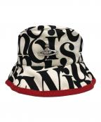 Vivienne Westwoodヴィヴィアンウエストウッド）の古着「SMALL FISHER BUKET HAT」｜ホワイト×ブラック