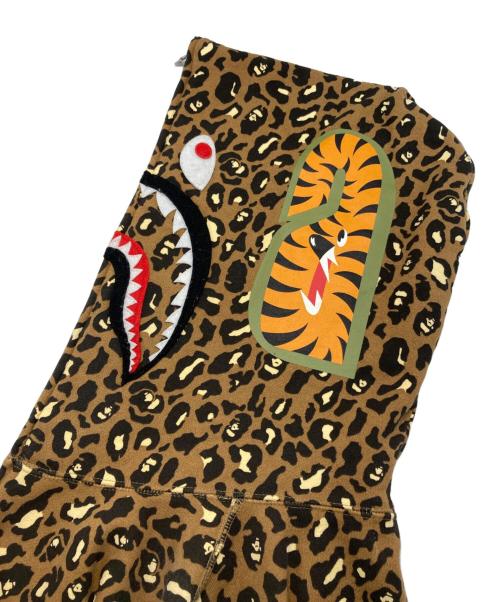 A BATHING APE（ア ベイシング エイプ）A BATHING APE (ア ベイシング エイプ) LEOPARD CROPPED SHARK FULL ZIP HOODIE ブラウン サイズ:Mの古着・服飾アイテム