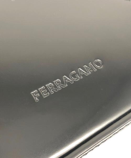 Ferragamo（フェラガモ）Ferragamo (フェラガモ) カットアウトハンドバッグ ブラックの古着・服飾アイテム