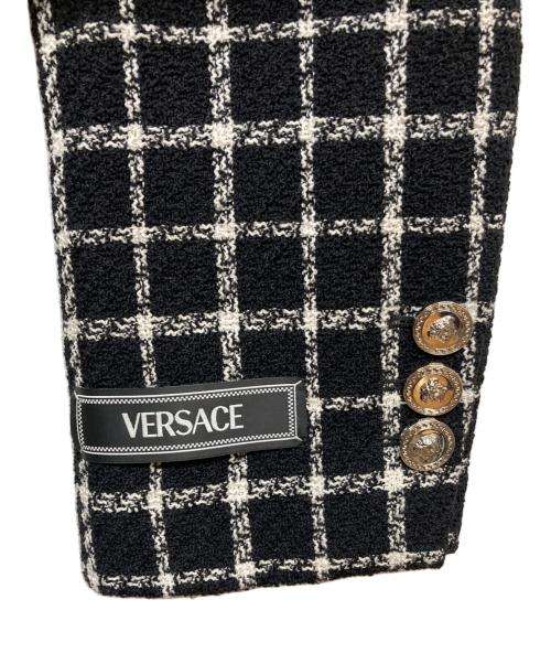 VERSACE（ヴェルサーチェ）VERSACE (ヴェルサーチェ) ウール混ツイード ダブルブレストブレザー チェック ブラック×ホワイト サイズ:40の古着・服飾アイテム