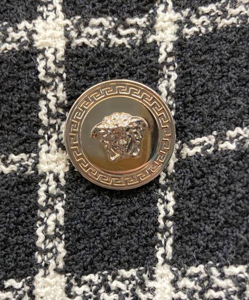 VERSACE（ヴェルサーチェ）VERSACE (ヴェルサーチェ) ウール混ツイード ダブルブレストブレザー チェック ブラック×ホワイト サイズ:40の古着・服飾アイテム