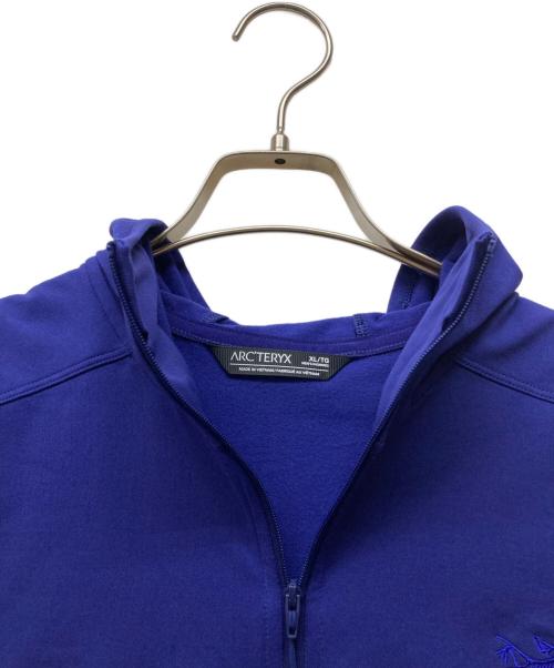 ARC'TERYX（アークテリクス）ARC'TERYX (アークテリクス) KYANITE LIGHTWEIGHT HOODIE ブルー サイズ:XLの古着・服飾アイテム