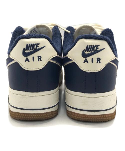 NIKE（ナイキ）NIKE (ナイキ) スニーカー ホワイト×ネイビー サイズ:24ｃｍの古着・服飾アイテム