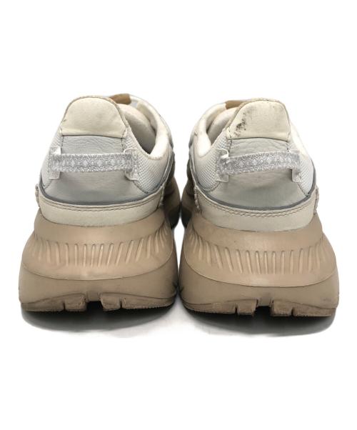 UGG（アグ）UGG (アグ) CA805 V2 Remix ホワイト サイズ:26.5ｃｍの古着・服飾アイテム