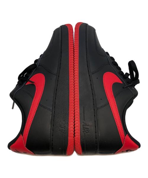 NIKE（ナイキ）NIKE (ナイキ) AIR FORCE 1 '07 BLACK/UNIVERSITY RED-BLACK ブラック×レッド サイズ:27.5 未使用品の古着・服飾アイテム