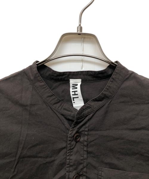 MHL（エムエイチエル）MHL (エムエイチエル) バンドカラーシャツ ブラウン サイズ:Sの古着・服飾アイテム