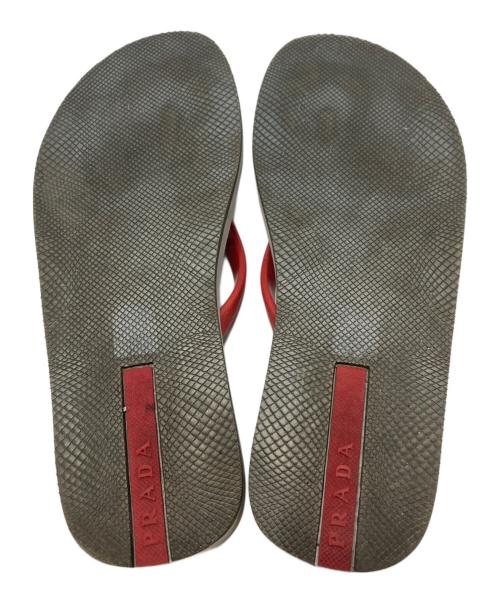 PRADA（プラダ）PRADA (プラダ) ロゴプレートビーチサンダル レッド×グレー サイズ:サイズ不明の古着・服飾アイテム