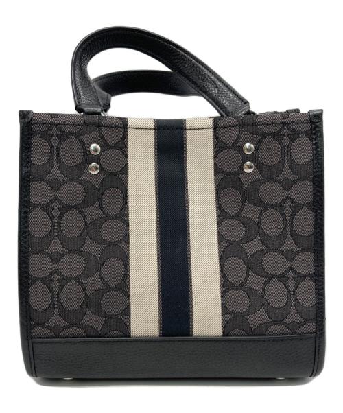 COACH（コーチ）COACH (コーチ) デンプシー トート 22 シグネチャー ジャカード ウィズ ストライプ アンド コーチ パッチ グレーの古着・服飾アイテム