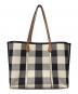 TORY BURCH (トリーバーチ) PERRY ギンガム トリプルコンパートメント ホワイト×ブラック：13000円