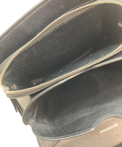 BALENCIAGA（バレンシアガ）BALENCIAGA (バレンシアガ) Bロゴ ショルダーバッグ レザー ブラックの古着・服飾アイテム