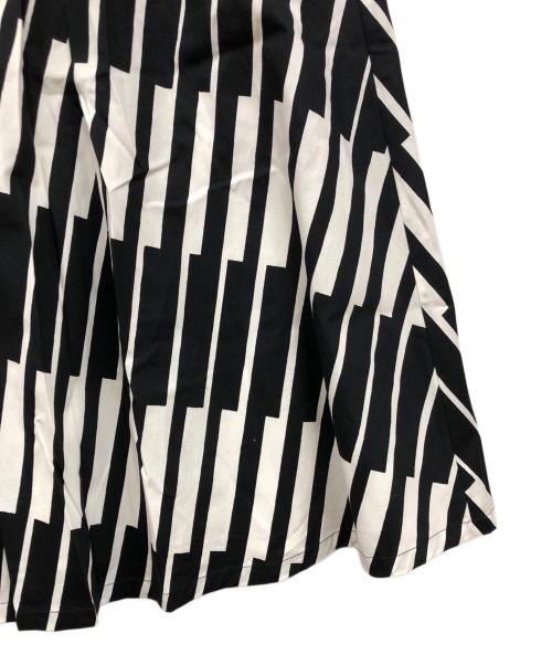 marimekko（マリメッコ）marimekko (マリメッコ) EIMI PIENI TAITE ブラック×ホワイト サイズ:36 未使用品の古着・服飾アイテム