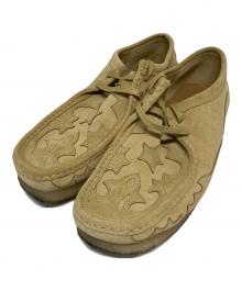 CLARKS×SUPREME（クラークス×シュプリーム）の古着「コラボワラビーシューズ」｜ベージュ