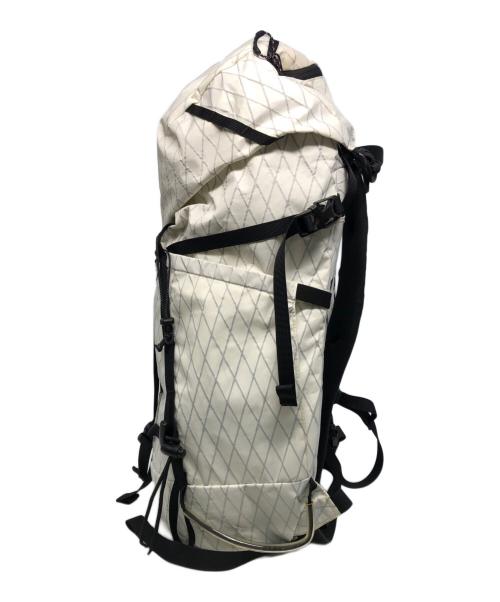 MOUNTAIN HARD WEAR（マウンテンハードウェア）MOUNTAIN HARD WEAR (マウンテンハードウェア) スクランブラー25L ホワイトの古着・服飾アイテム