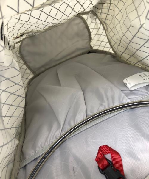MOUNTAIN HARD WEAR（マウンテンハードウェア）MOUNTAIN HARD WEAR (マウンテンハードウェア) スクランブラー25L ホワイトの古着・服飾アイテム
