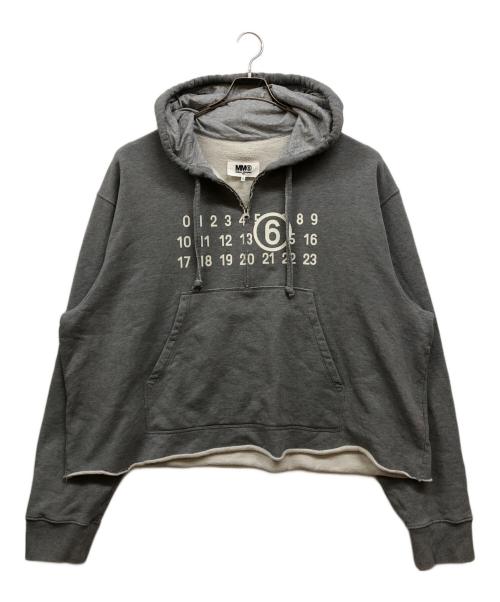 MM6 Maison Margiela（エムエムシックスメゾンマルジェラ）MM6 Maison Margiela (エムエムシックスメゾンマルジェラ) ハーフジップスウェットパーカー グレー サイズ:Lの古着・服飾アイテム